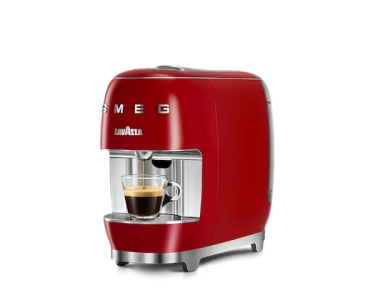 Review - Lavazza A Modo Mio Smeg high-tech coffee machine