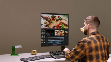 LG Electronics' DualUp Ergo monitor makes multi-tasking more efficient